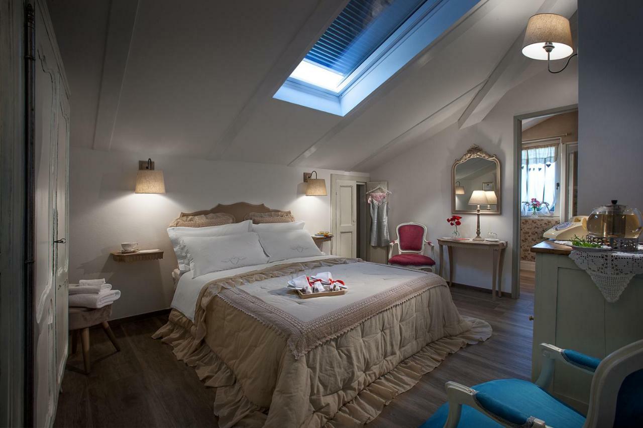 Roncaglia Suite Monticello d'Alba Exterior photo